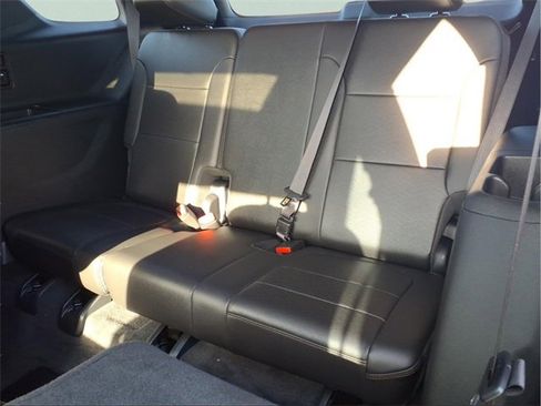 Used 2023 Chevrolet Traverse High Country image 27