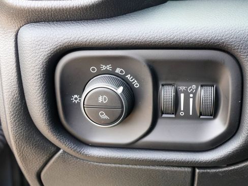 New 2026 RAM 3500 Laramie AWD/4WD image 28