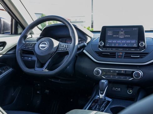 Used 2025 Nissan Altima 2.5 S image 22