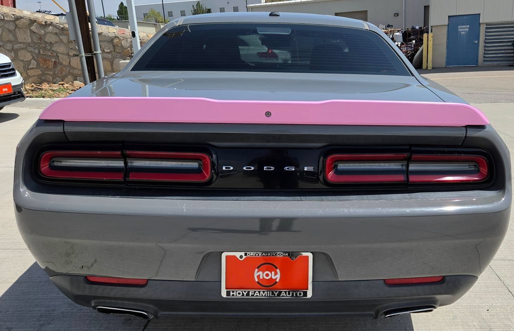 Used 2018 Dodge Challenger SXT RWD image 8