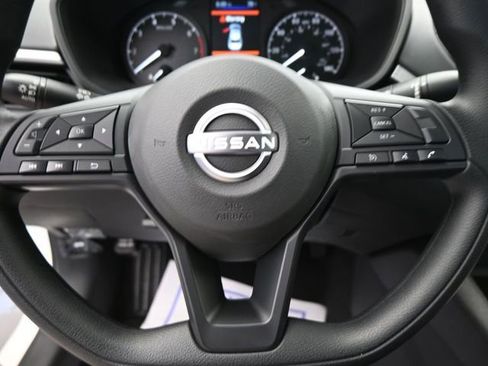Used 2025 Nissan Altima 2.5 S FWD image 17