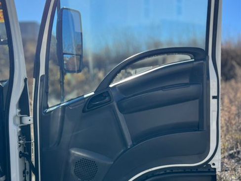 Used 2024 Isuzu NPR image 18