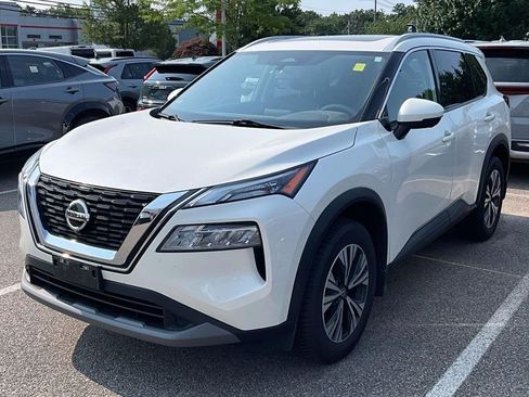 Used 2021 Nissan Rogue SV w/ Premium Package AWD/4WD image 3