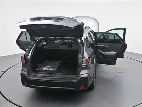 Used 2025 Subaru Outback Premium AWD/4WD image 37