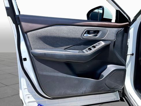 Certified 2023 Nissan Rogue SV FWD image 21