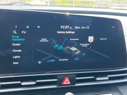 Used 2025 Hyundai Elantra SEL FWD image 12