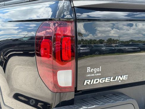 Used 2021 Honda Ridgeline Sport image 11