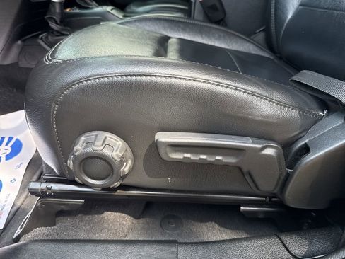 Used 2020 Jeep Wrangler Unlimited Sahara image 12