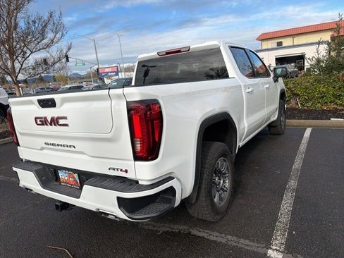 Used 2025 GMC Sierra 1500 AT4 image 9
