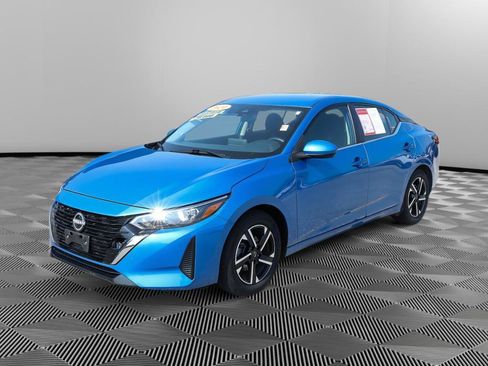 Used 2024 Nissan Sentra SV FWD image 2