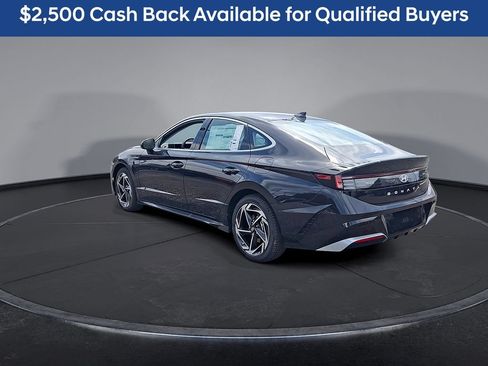 New 2026 Hyundai Sonata SEL FWD image 2
