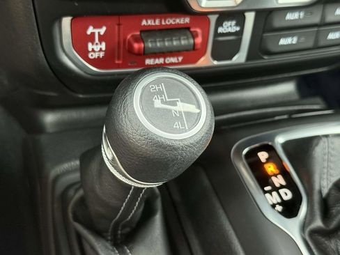 Used 2024 Jeep Wrangler Unlimited Sport AWD/4WD image 29