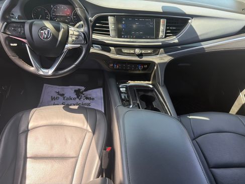 Used 2022 Buick Enclave Premium AWD/4WD image 13