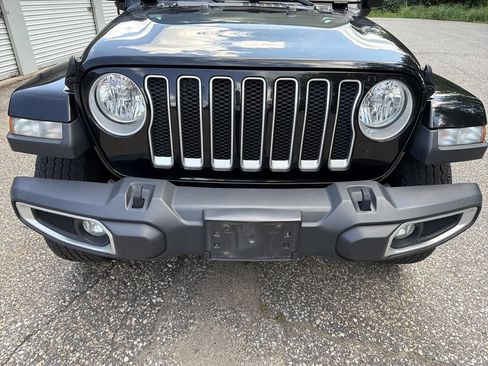 Used 2018 Jeep Wrangler Unlimited Sahara w/ Dual Top Group AWD/4WD image 8