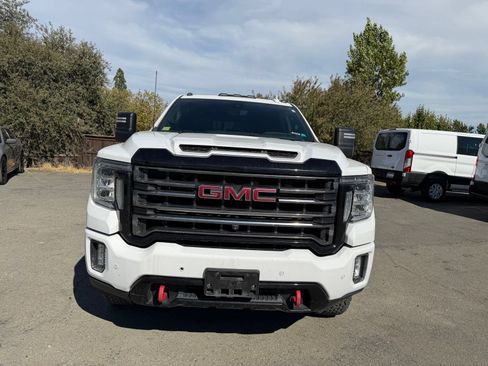 Used 2020 GMC Sierra 2500 AT4 w/ AT4 Premium Package AWD/4WD image 8