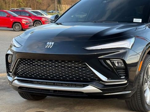 Used 2025 Buick Envista Avenir image 10