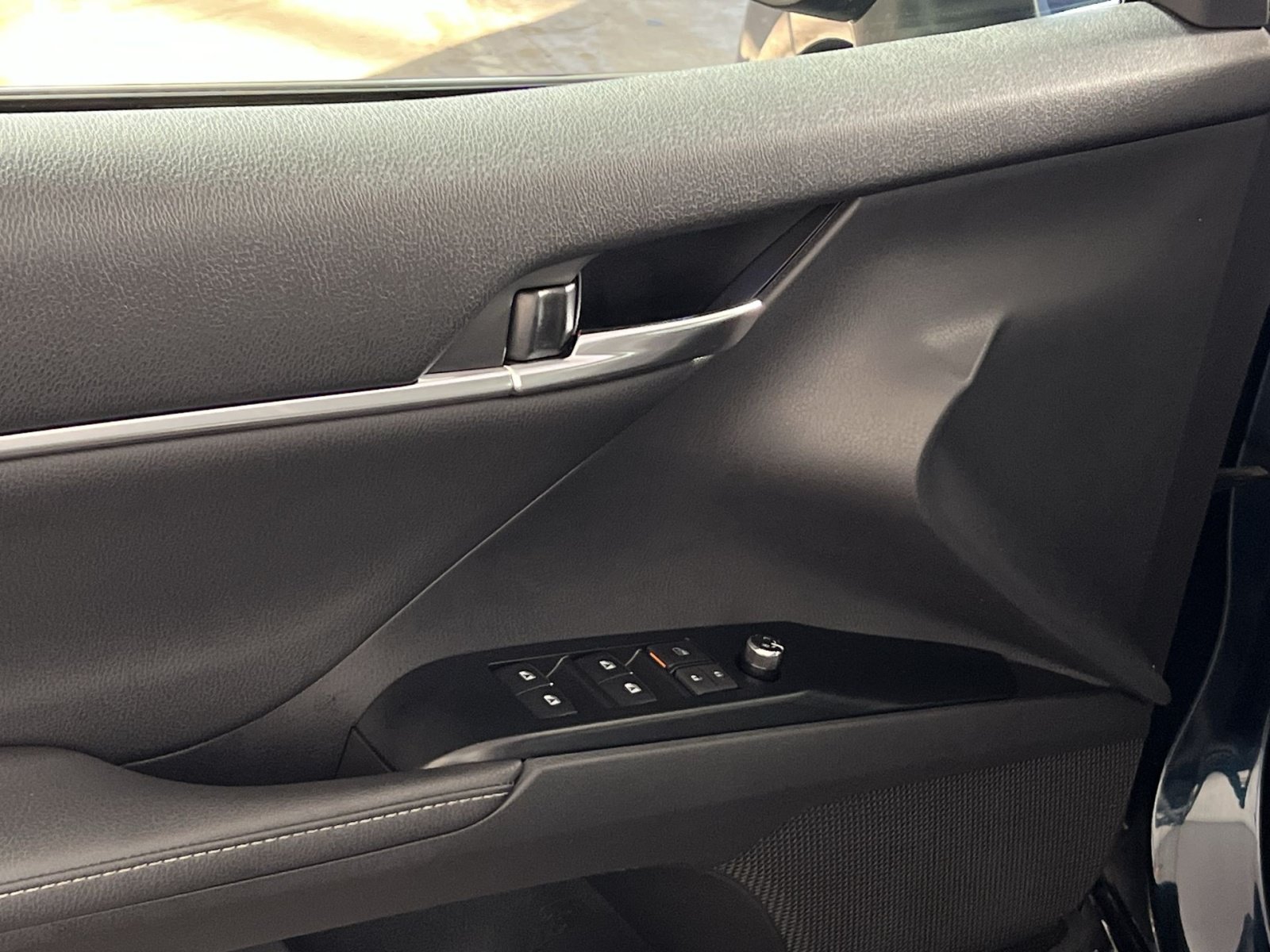 Used 2019 Toyota Camry XSE FWD image 15