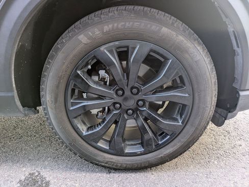 Used 2025 Ford Explorer ST-Line image 29