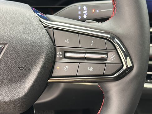 Used 2025 Chevrolet Equinox RS w/ Safety and Technology Package AWD/4WD image 17