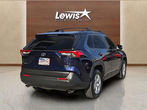 Used 2021 Toyota RAV4 XLE image 4