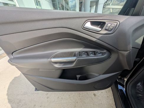 Used 2019 Ford Escape Titanium FWD image 36