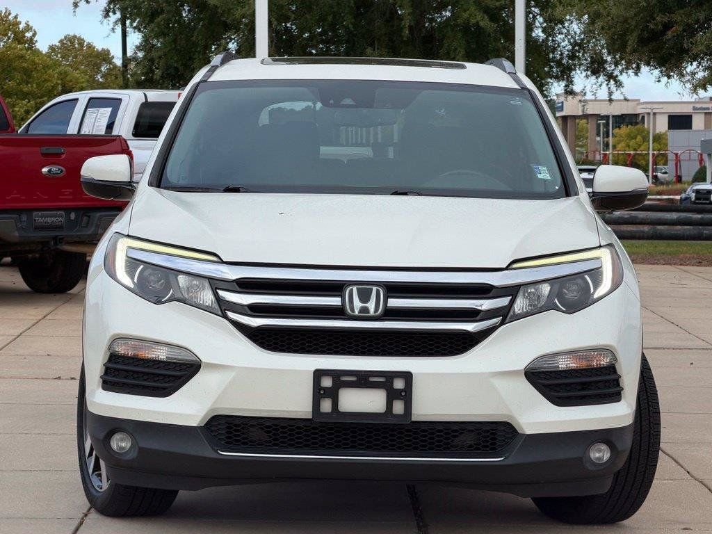 Used 2017 Honda Pilot Elite image 2