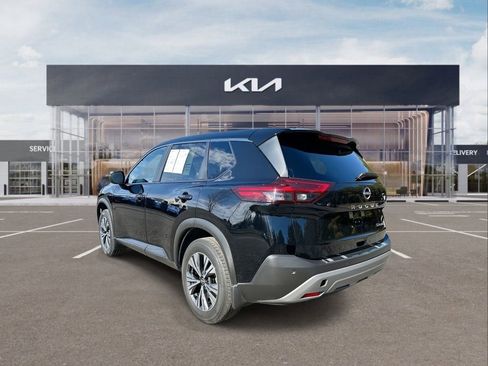 Used 2023 Nissan Rogue SV image 6