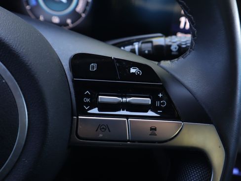 Used 2024 Hyundai Elantra Limited image 20