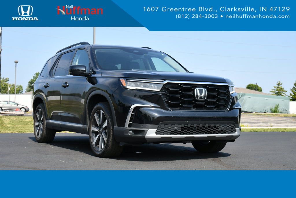 Used 2024 Honda Pilot Touring image 1