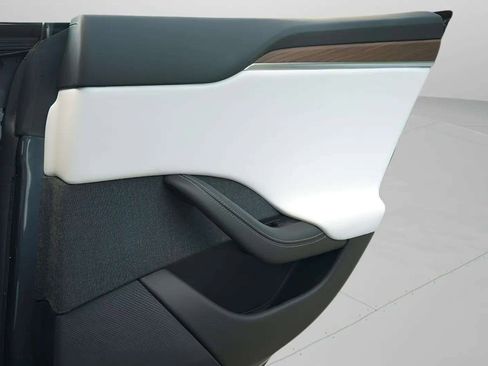 Used 2021 Tesla Model S Plaid image 67