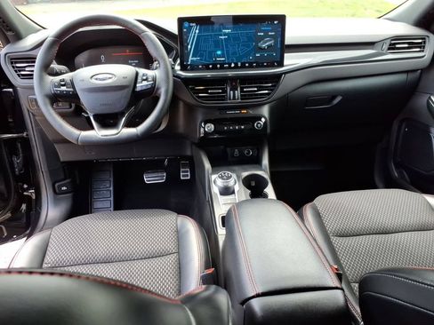 Used 2024 Ford Escape ST-Line w/ Tech Pack #1 AWD/4WD image 12