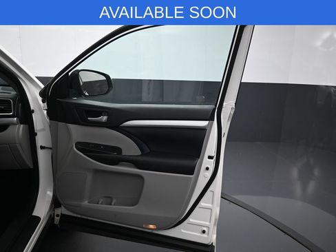 Used 2016 Toyota Highlander XLE AWD/4WD image 36