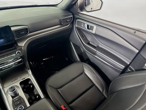 Certified 2020 Ford Explorer XLT w/ Equipment Group 202A image 24