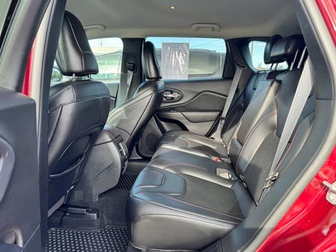 Used 2020 Jeep Cherokee Trailhawk w/ Cold Weather Group image 20