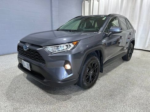 Used 2021 Toyota RAV4 XLE w/ XLE Grade Weather Package AWD/4WD image 4