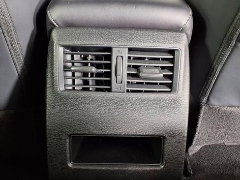 Used 2024 Mitsubishi Outlander SE image 12