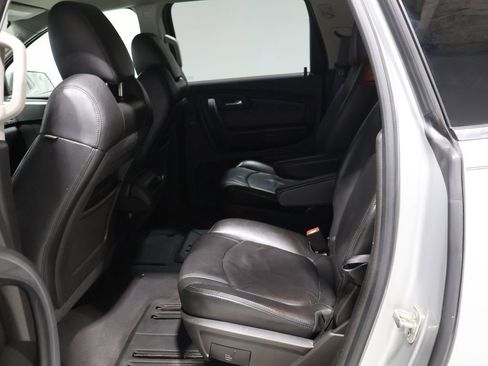 Used 2012 Chevrolet Traverse LT image 17