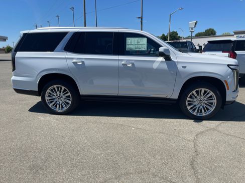 New 2026 Cadillac Escalade Luxury w/ Touring Package AWD/4WD image 4