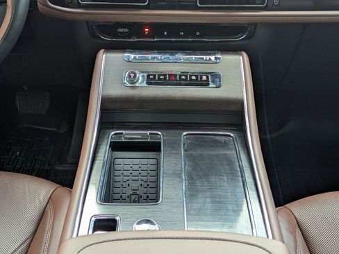 Used 2025 Lincoln Aviator Reserve w/ Illumination Package image 19