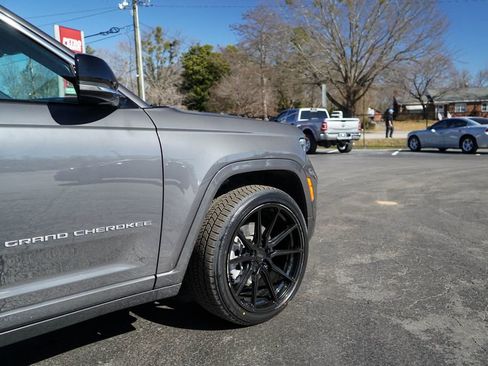 Used 2022 Jeep Grand Cherokee L Overland image 11