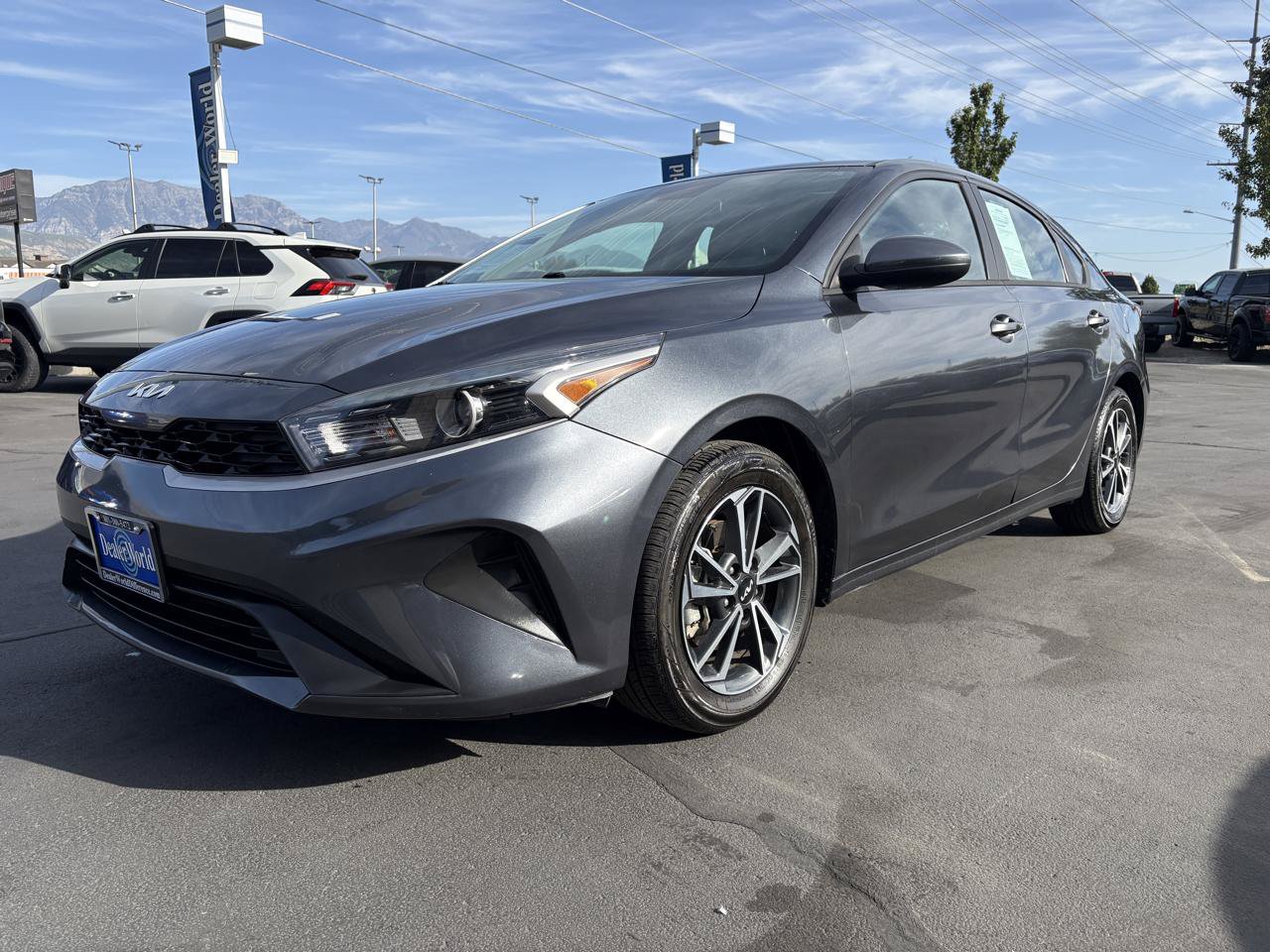 Used 2023 Kia Forte LXS FWD image 3