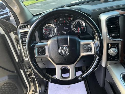Used 2018 RAM 1500 Laramie w/ Convenience Group AWD/4WD image 38