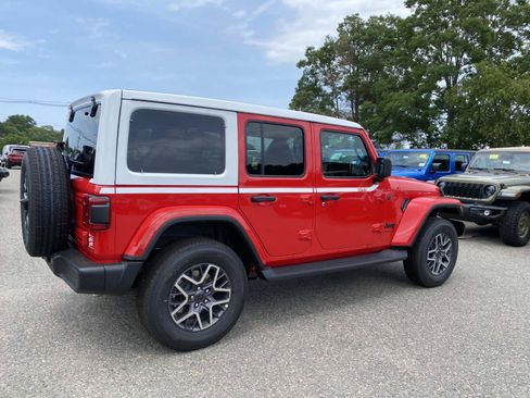 New 2026 Jeep Wrangler Unlimited Sahara w/ Whitecap Package AWD/4WD image 3