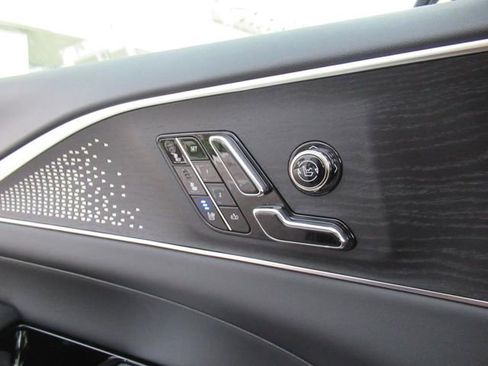 New 2026 Cadillac Lyriq V image 28