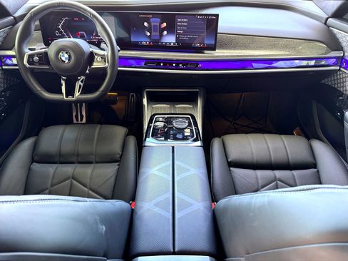 Used 2024 BMW 760i xDrive image 35