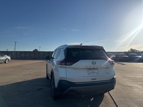 Certified 2023 Nissan Rogue SL w/ SL Premium Package FWD image 17