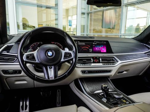 Used 2020 BMW X7 xDrive40i w/ M Sport Package AWD/4WD image 16