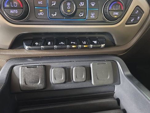 Used 2019 GMC Sierra 3500 Denali AWD/4WD image 22