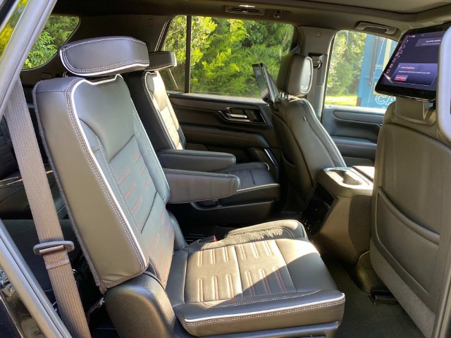 Used 2025 GMC Yukon AT4 Ultimate AWD/4WD image 35