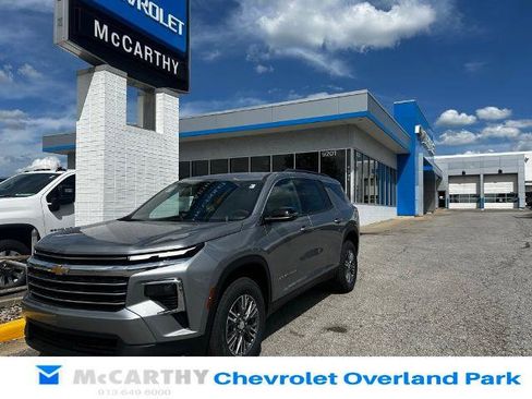 New 2026 Chevrolet Traverse LT w/ Driver Confidence Package FWD image 1